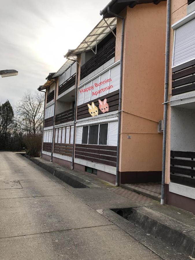 Happy Bunnies Apartman I - Gunarasfurdo Dombóvár Exterior foto